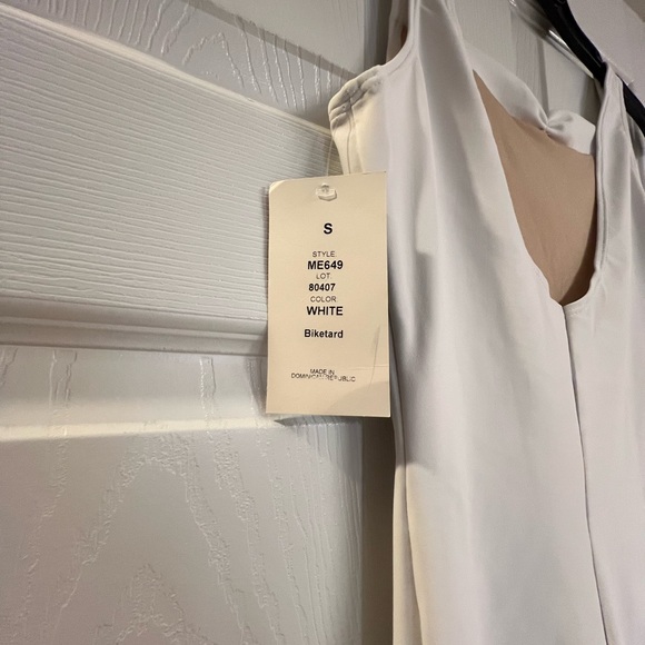 Dance/Biketard White Romper NWT Size Small - Picture 6 of 6